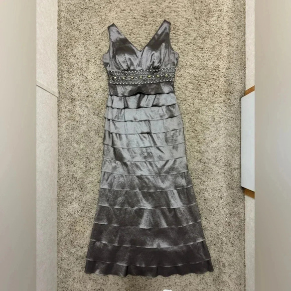 ELIZA J Gray 2 Piece Beaded Multi-Tiered Gown Dress Mother of Bride Womens Sz 8 - Picture 1 of 16